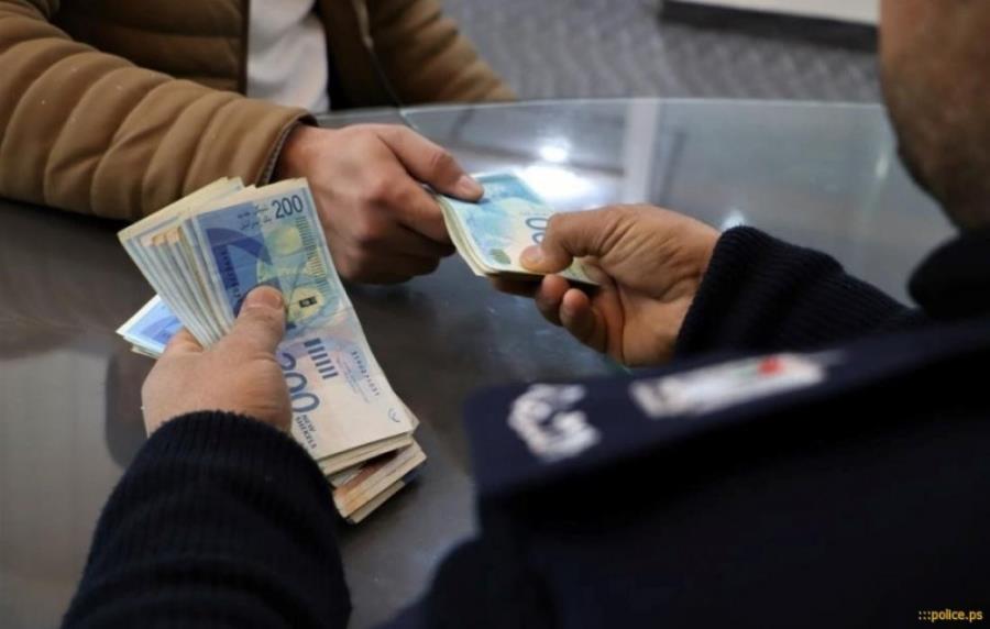 "الشرطة المجتمعية" بخان يونس تُنهي خلافاً مالياً بقيمة 54 ألف شيكل