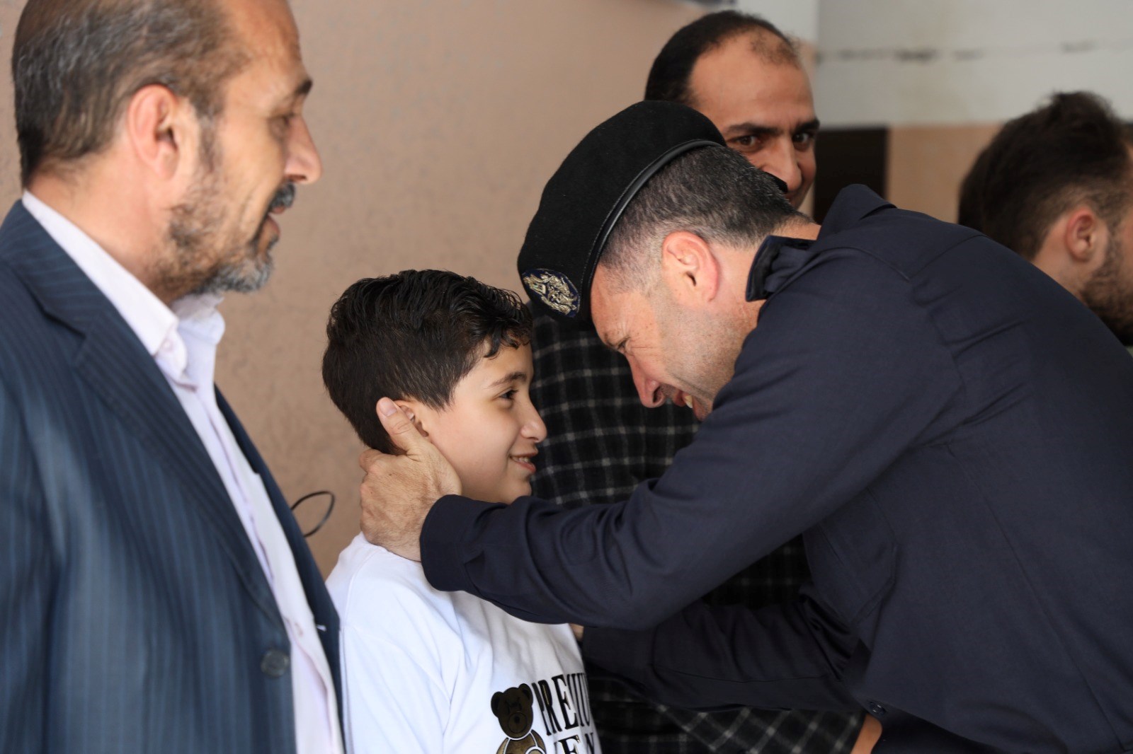  قيادة "الشرطة" تُقدم واجب العزاء لذوي شهـداء العدوان