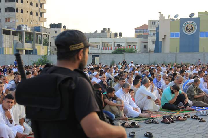 الأجهزة الأمنية تؤمن صلاة عيد الفطر السعيد