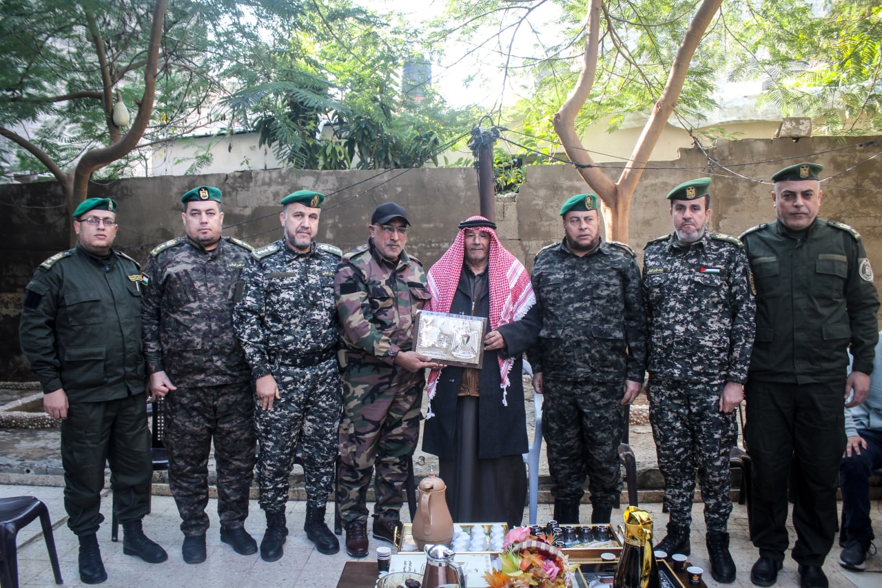 "الداخلية" تطلق حملة زيارات لذوي شهدائها