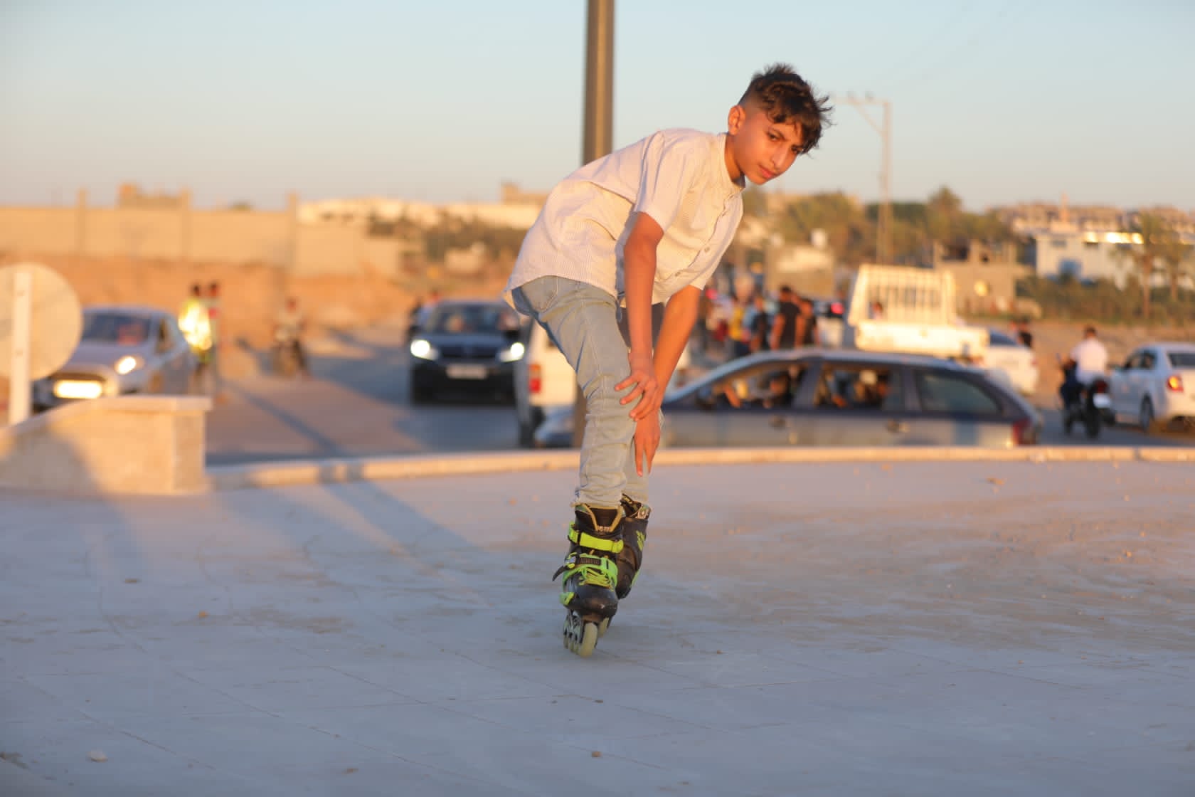 أجواء اصطياف المواطنين في غزة على شاطئ البحر والشريط الساحلي في ظل ارتفاع درجات الحرارة.
