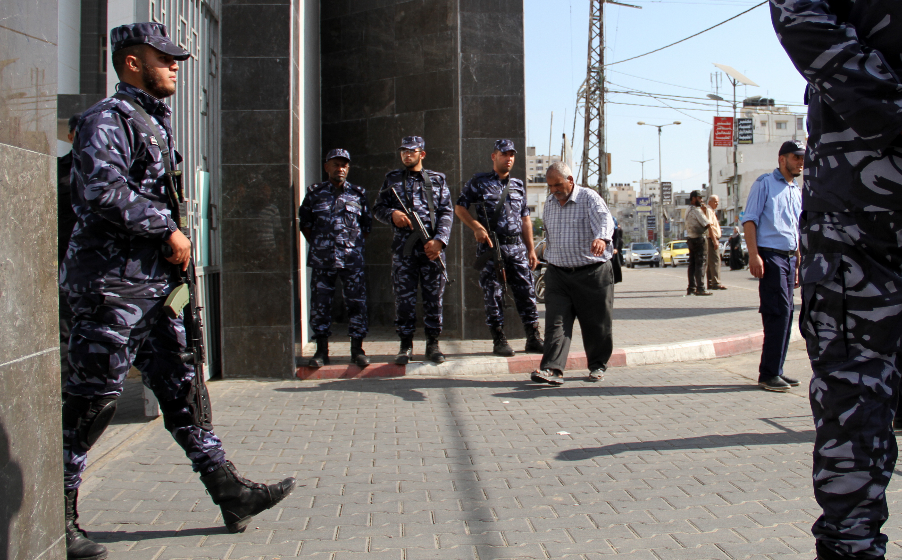 الأجهزة الأمنية تؤمن جولة رئيس الوزراء في غزة