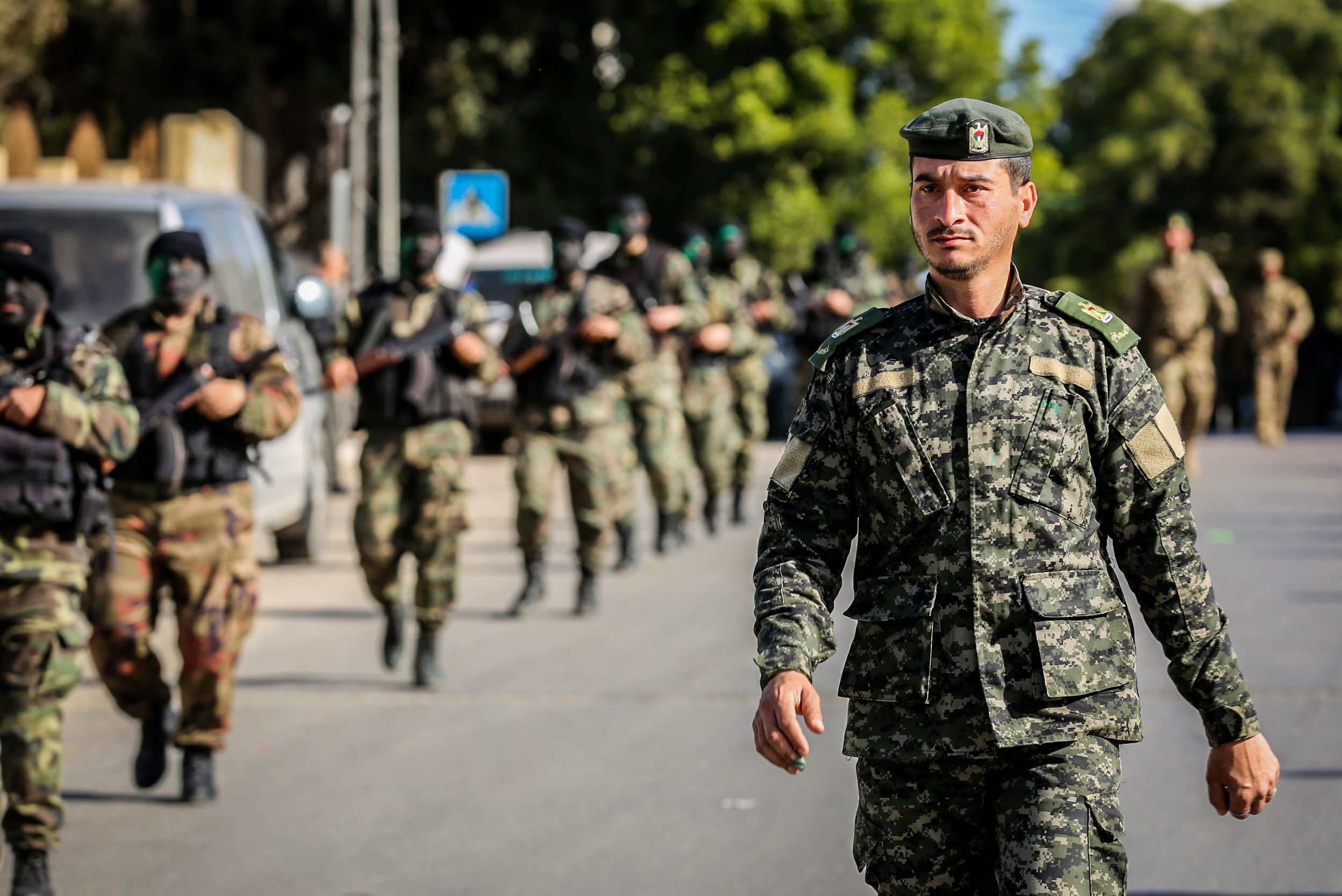 مسير عسكري لدورات قادة السرايا 5، وتأهيل الضباط 15، وصف ضباط 16 بقوات الأمن الوطني