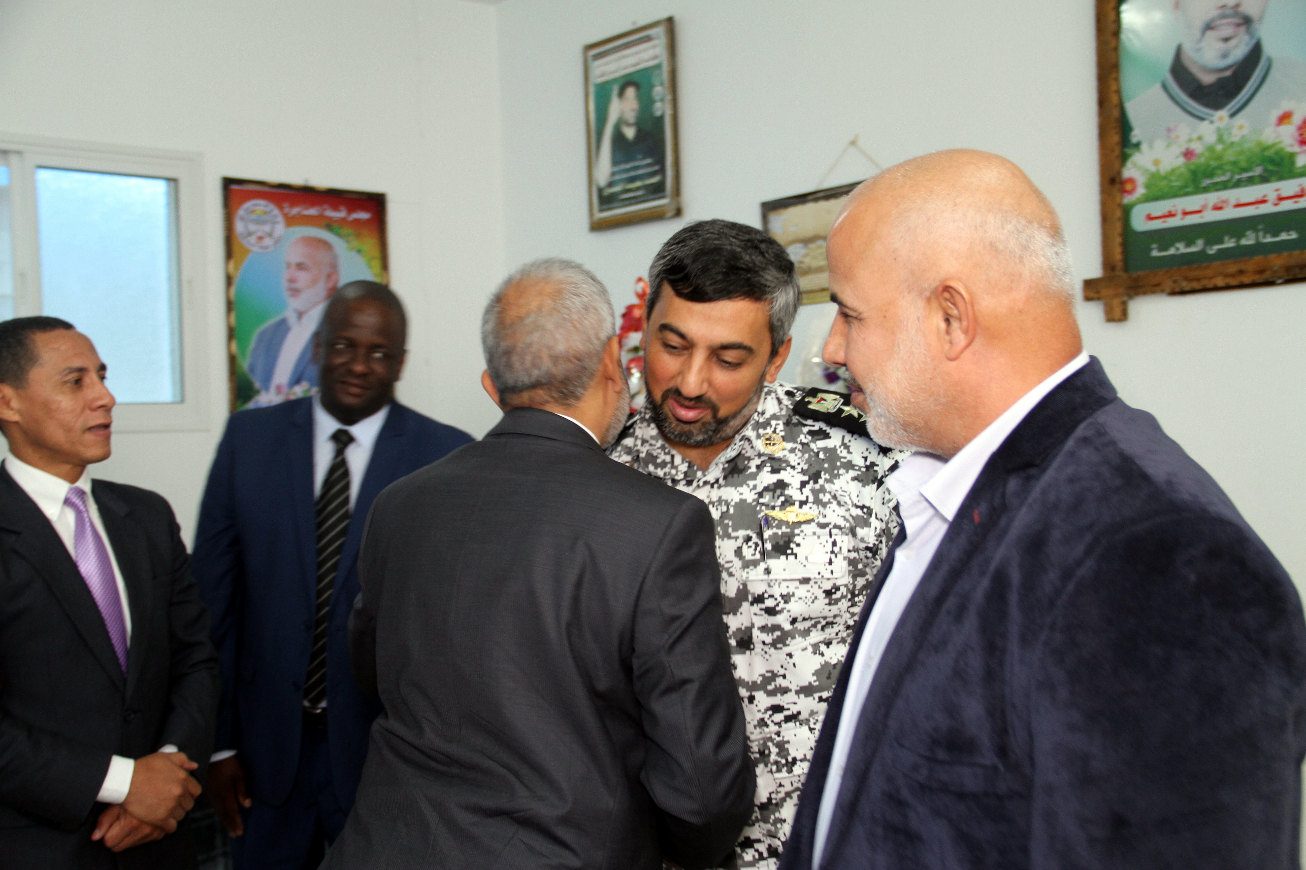 زيارة سفير جنوب أفريقيا للواء توفق أبو نعيم في بيته