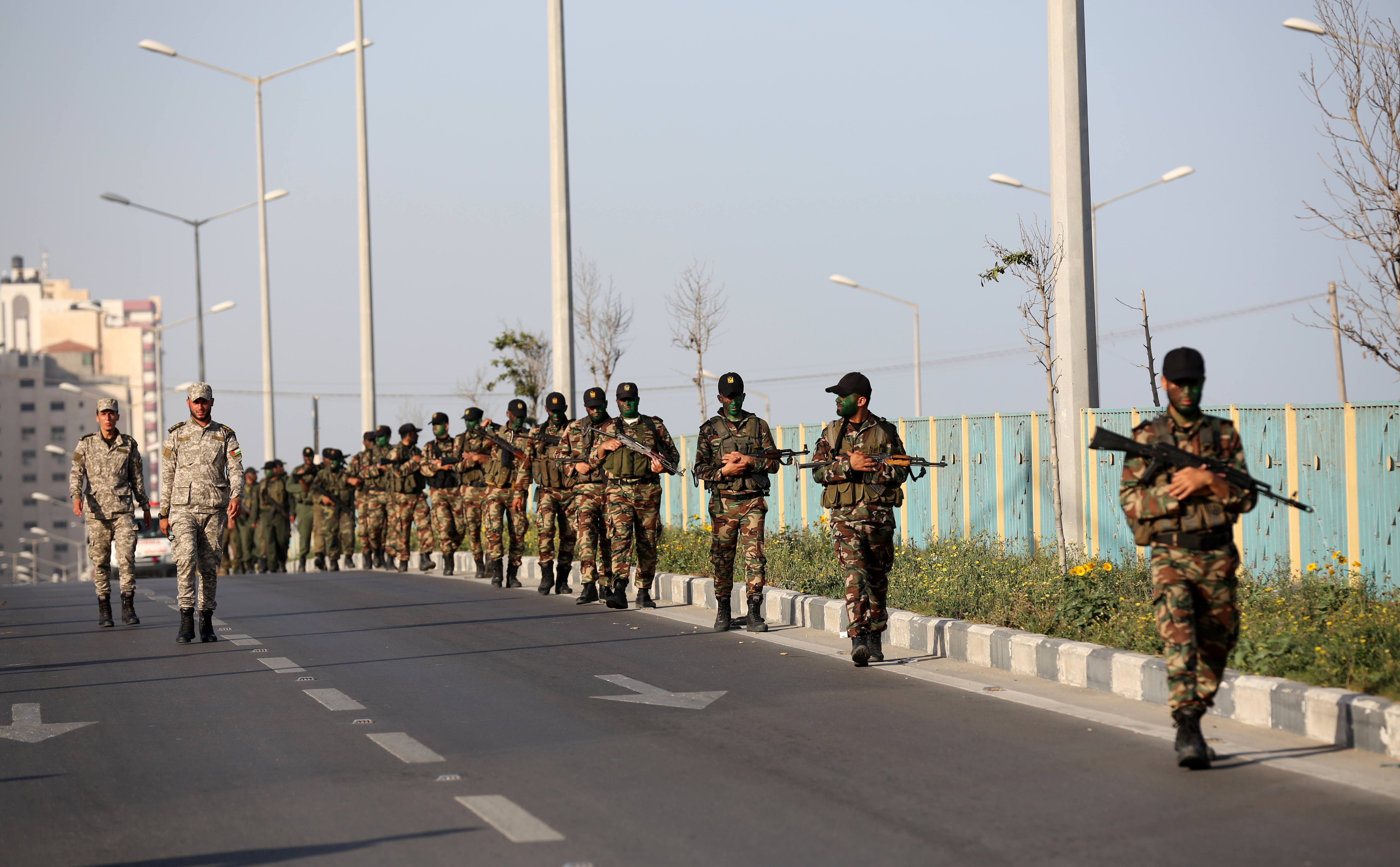 تخييم مغلق لدورتي قادة السرايا وتأهيل الضباط  بالأمن الوطني