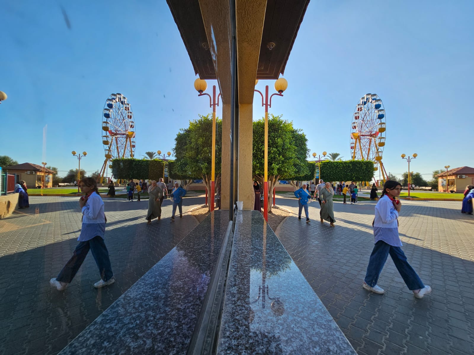 اصطياف المواطنين بغزة على شاطئ البحر وعدد من الأماكن الترفيهية خلال الإجازة الأسبوعية