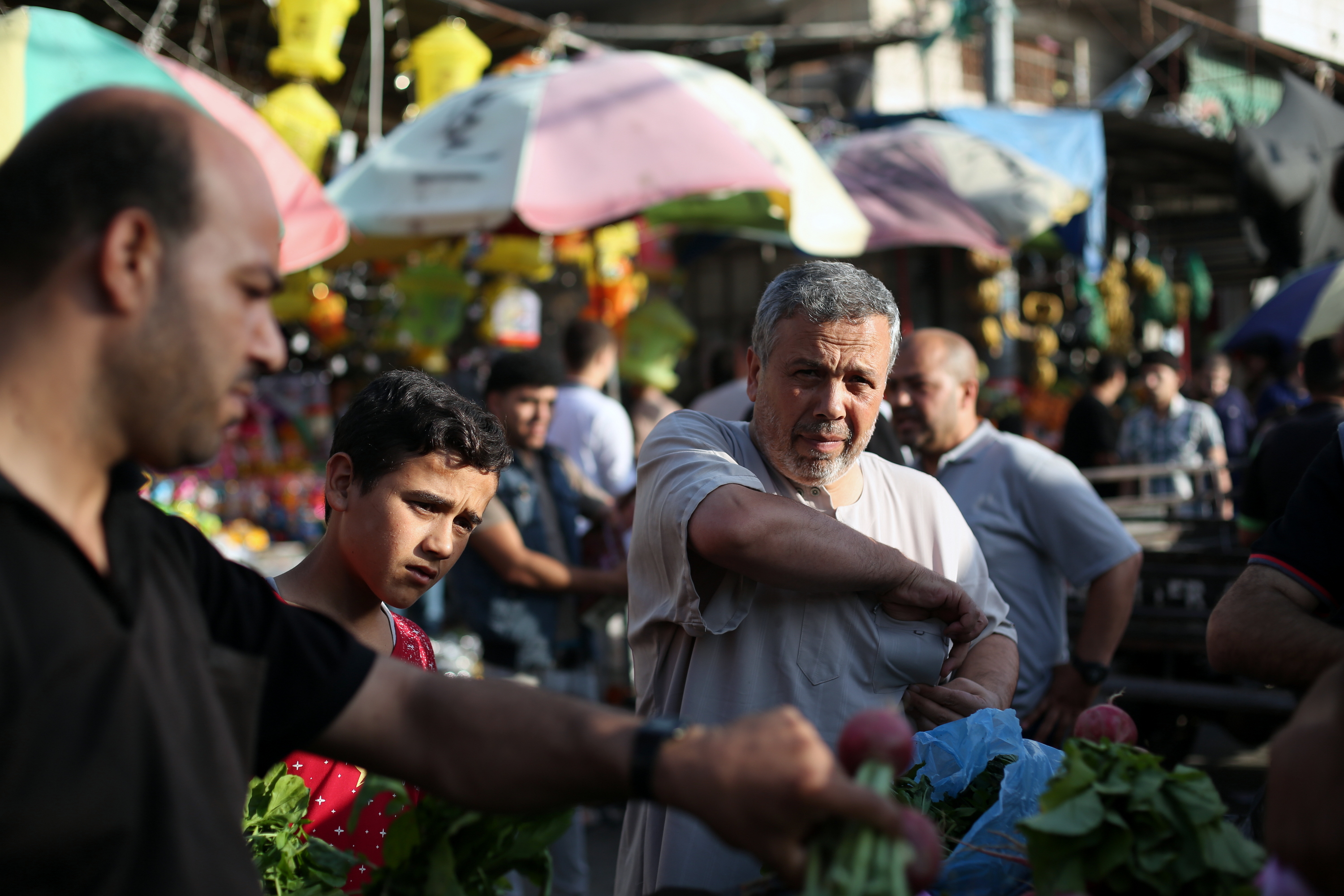 أسواق غزة في أيام شهر رمضان 