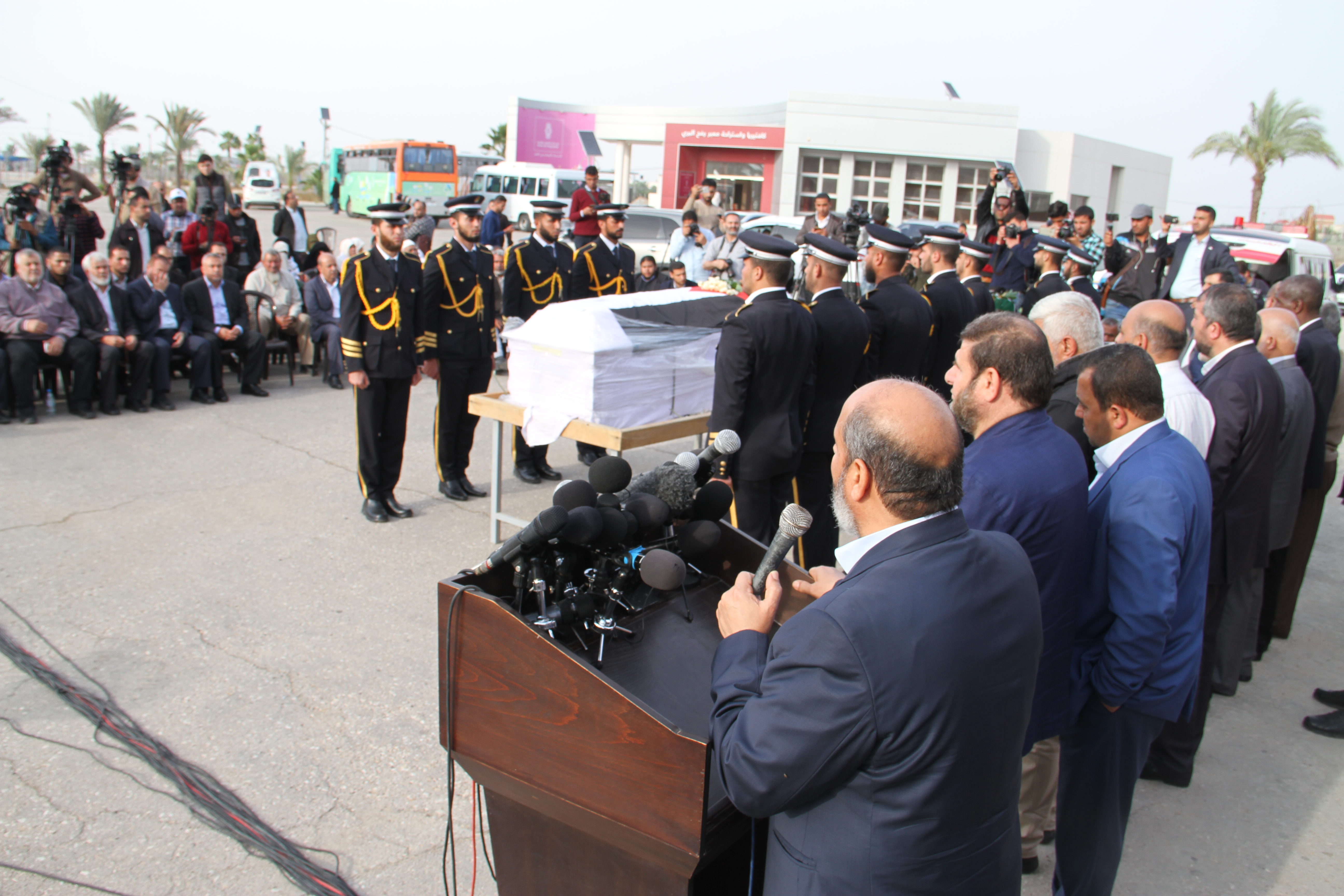 استقبال جثمان الشهيد العالم د. فادي البطش بمعبر رفح البري