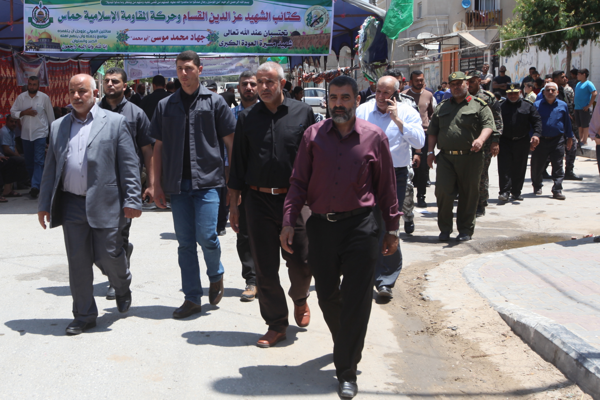 قيادة "الداخلية" تقدم واجب العزاء لذوي شهداء الوزارة في مسيرات العودة بذكرى النكبة