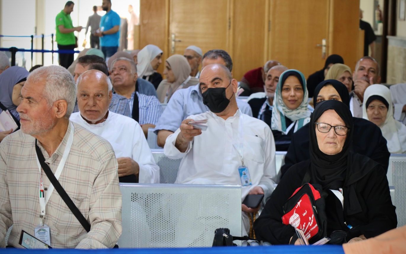 أطقم "المعابر" و"أجهزة الداخلية" تسهل مغادرة الفوج الثاني من حجاج غزة عبر معبر رفح