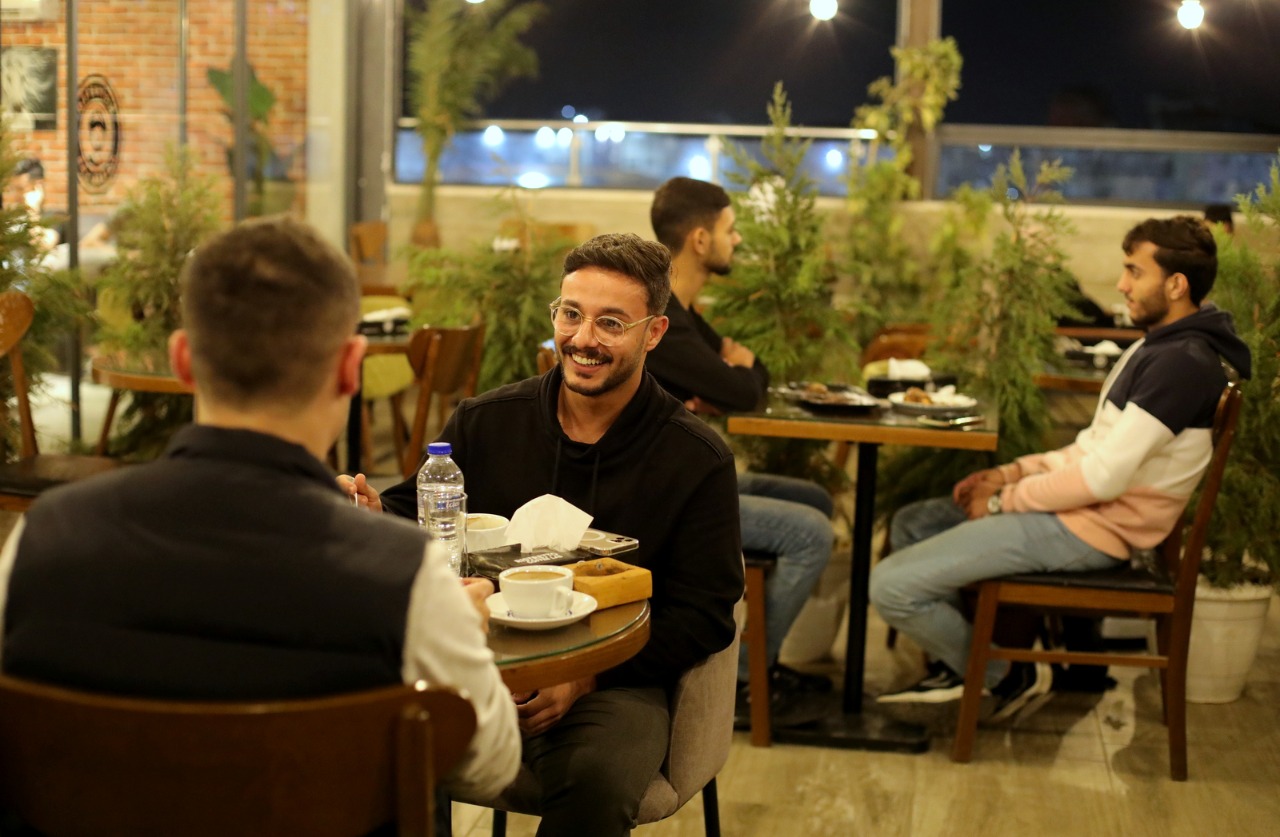 أجواء قضاء المواطنين في غزة الإجازة الأسبوعية في عدد الأماكن الترفيهية مساء الجمعة