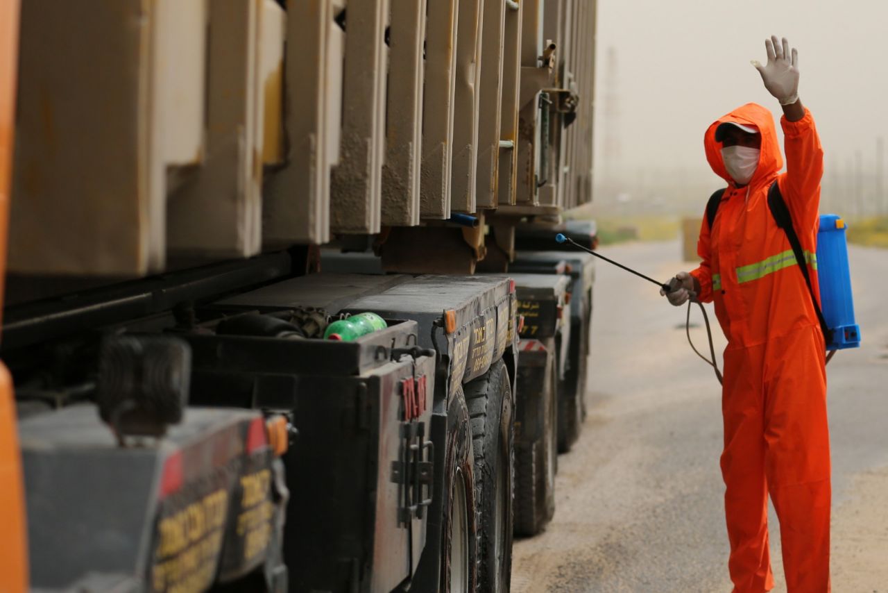 إجراءات الوقاية والسلامة في المعابر التجارية