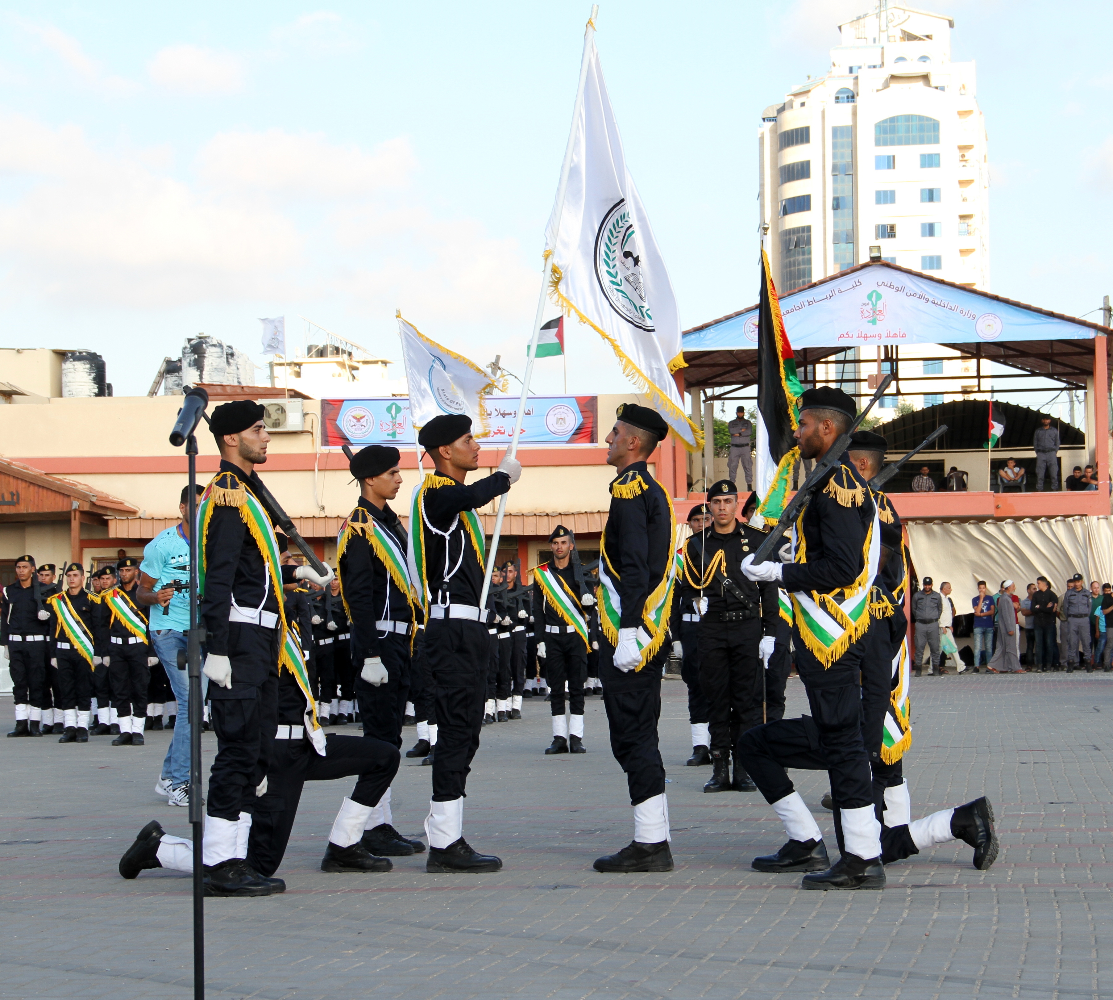 كلية الرباط تُخرّج 54 ضابطاً ضمن فوج "العودة"