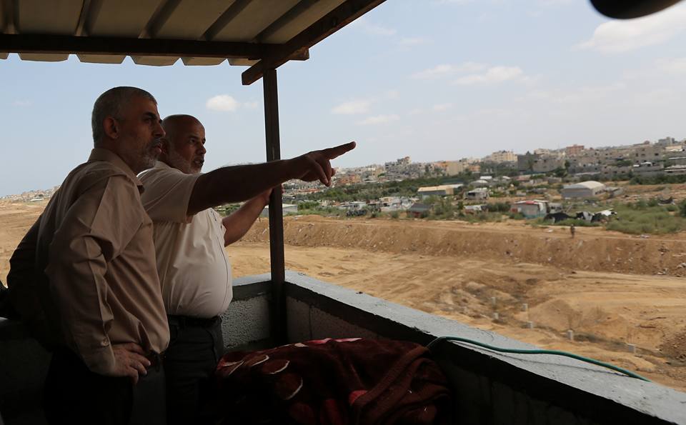 قيادتا حماس واللجنة الإدارية تتفقدان الحدود الجنوبية