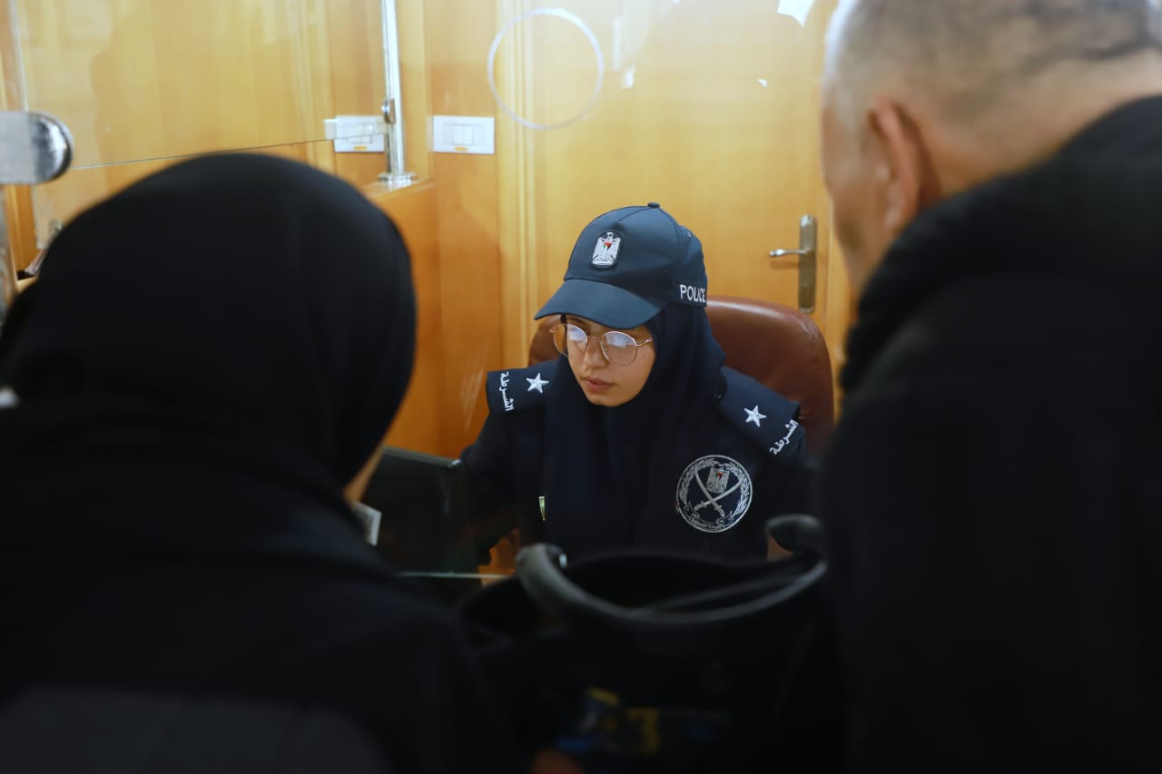 صور أطقم "المعابر" تُسهل مغادرة فوج المعتمرين الثالث