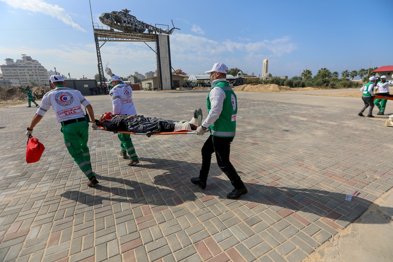 الخدمات الطبية تُخرِّج دورة "مسعف وضابـط إسعاف" الثالثة عشر