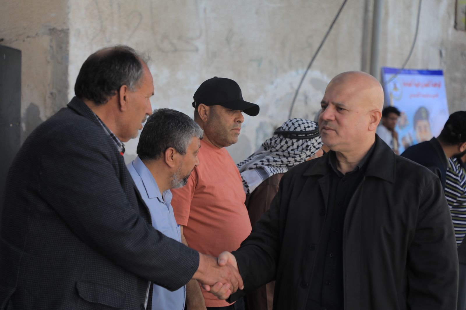 قيادة "الداخلية" تُقدم واجب العزاء لذوي شهداء العدوان الإسرائيلي