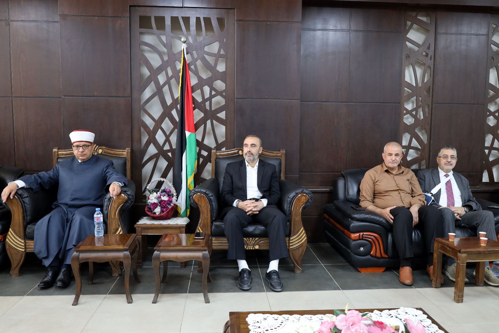 أطقم "المعابر" و"أجهزة الداخلية" تسهل مغادرة حجاج بيت الله عبر معبر رفح