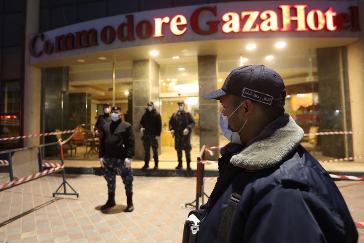 تأمين أجهزة وزارة الداخلية لمركز الحجر الصحي في فندق الكومودور بمدينة غزة