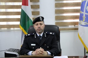 مدير عام الشرطة يشيد بجهود كشف سرقة نصف مليون شيكل بغزة