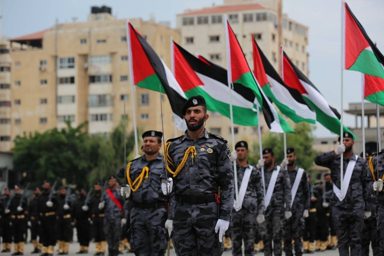 "مديرية التدريب" تُخرج دورتَي صف الضباط 27 والتأسيسية 35