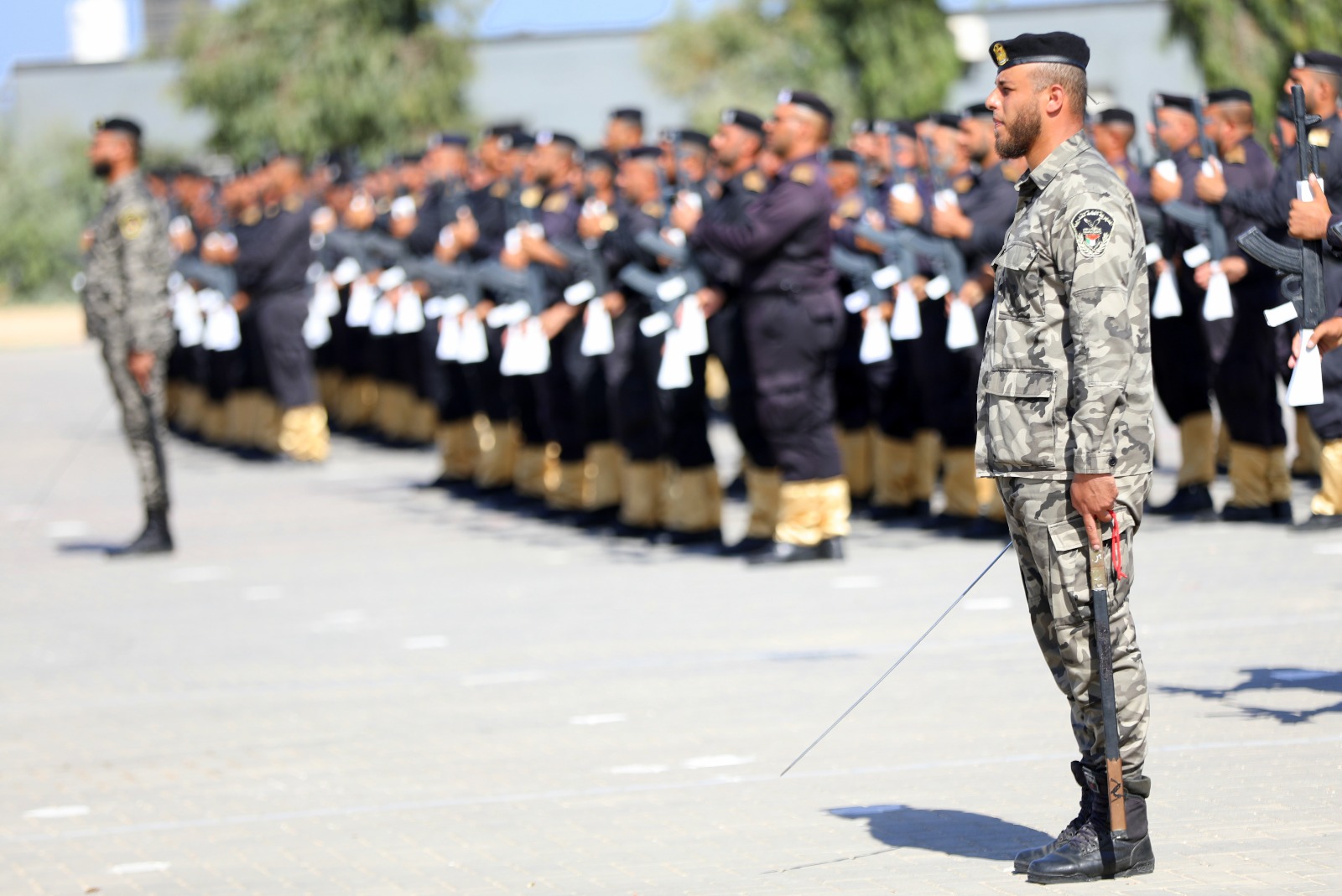 "مديرية التدريب" تُخرج دورة تأهيل الضباط الـ 39