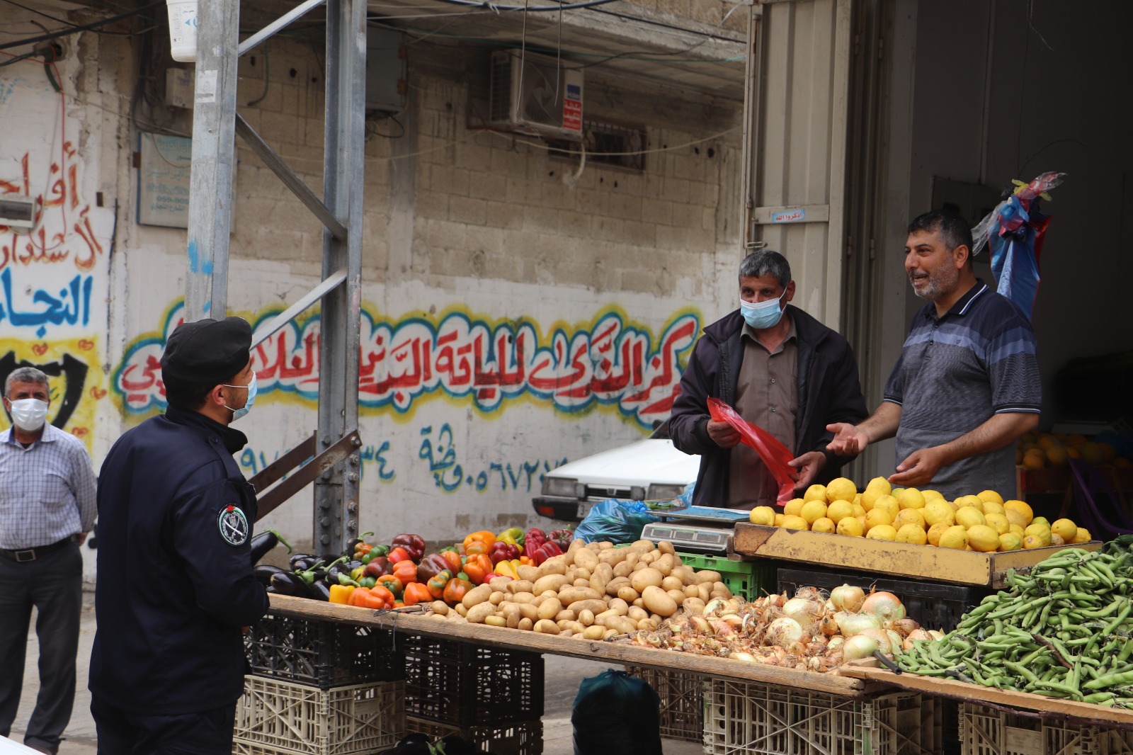 "شرطة البلديات" تُكثف جهودها لتنظيم الأسواق في رمضان