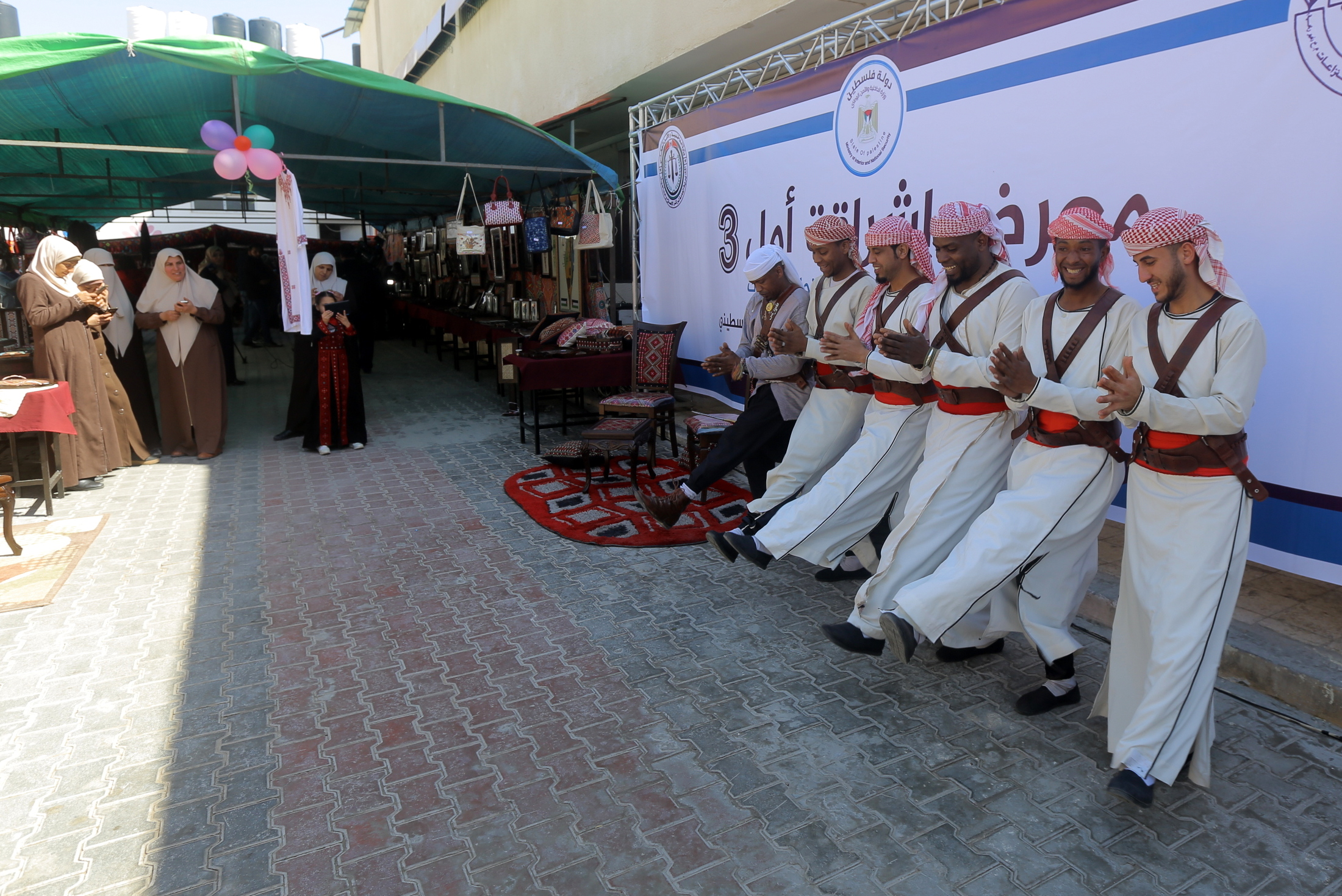 افتتاح معرض "إشراقة أمل" لمنتوجات النزيلات بمراكز الإصلاح والتأهيل