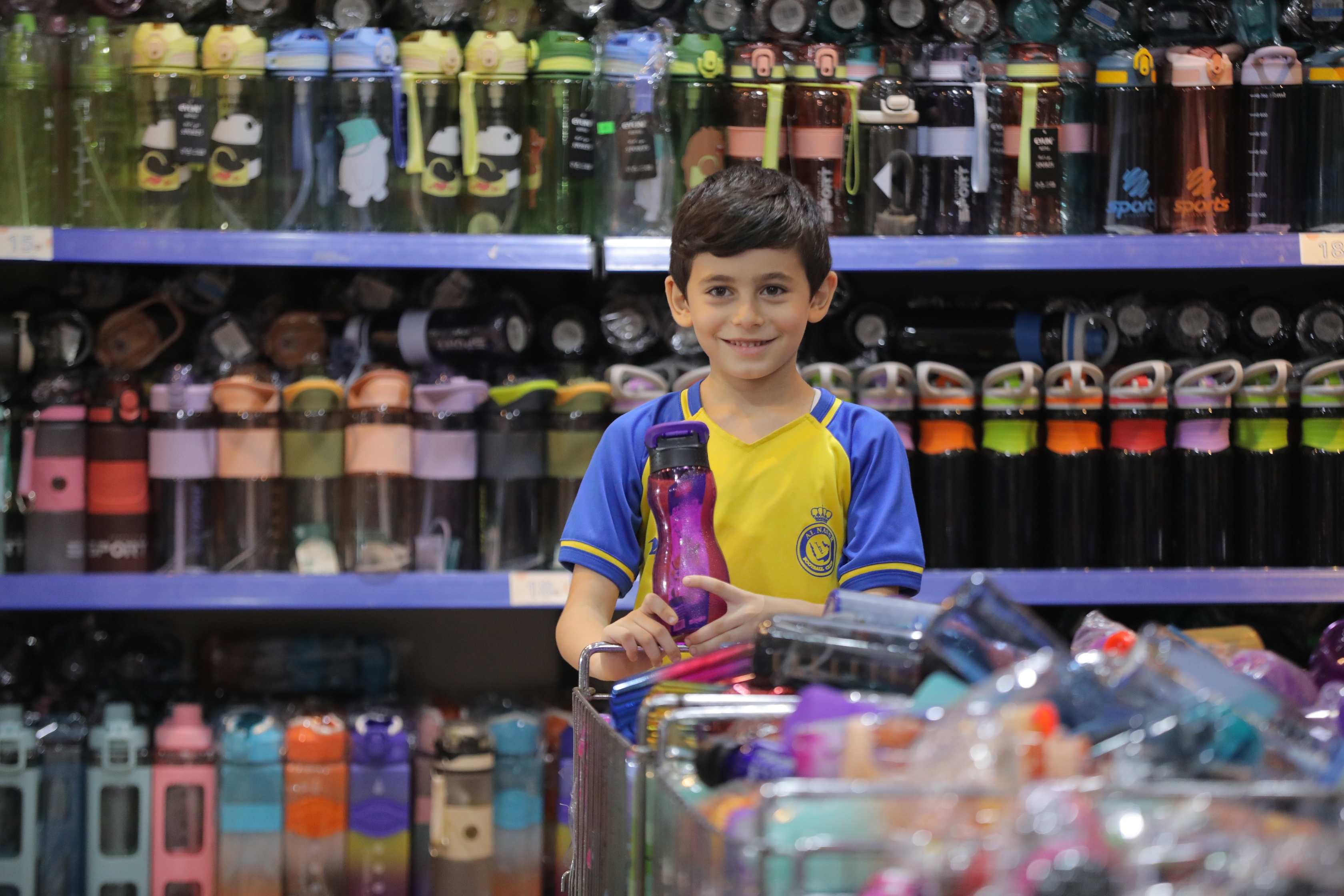 استعدادات المواطنين في غزة لاستقبال العام الدراسي الجديد 