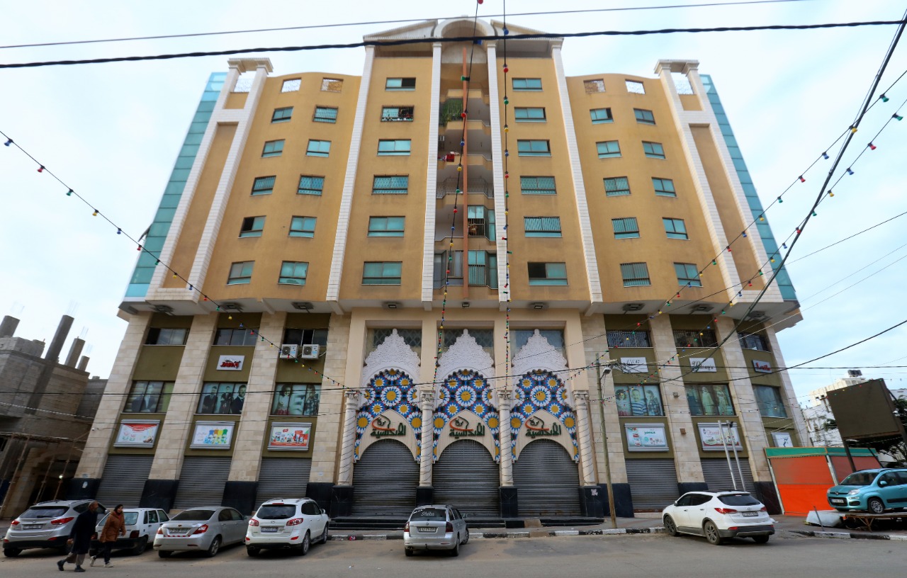 استمرار الإغلاق الكلي للمحال والمنشآت (الجمعة والسبت) للأسبوع الثامن