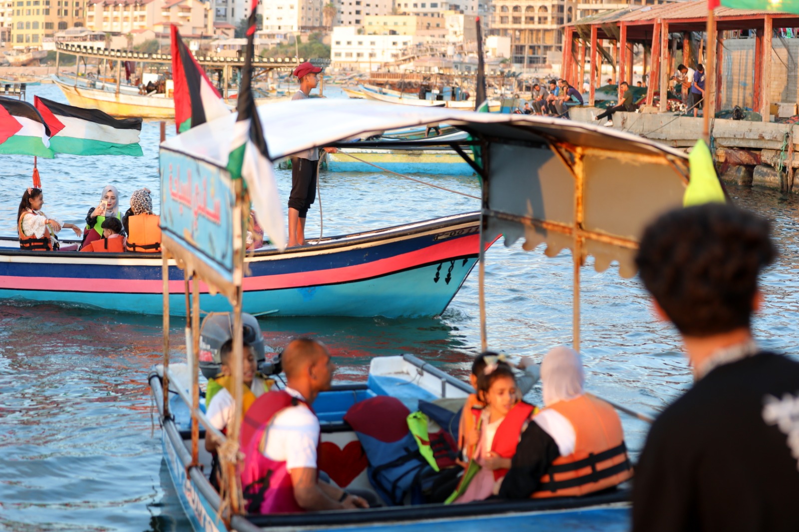 المواطنون في غزة يقضون إجازة عيد الأضحى المبارك