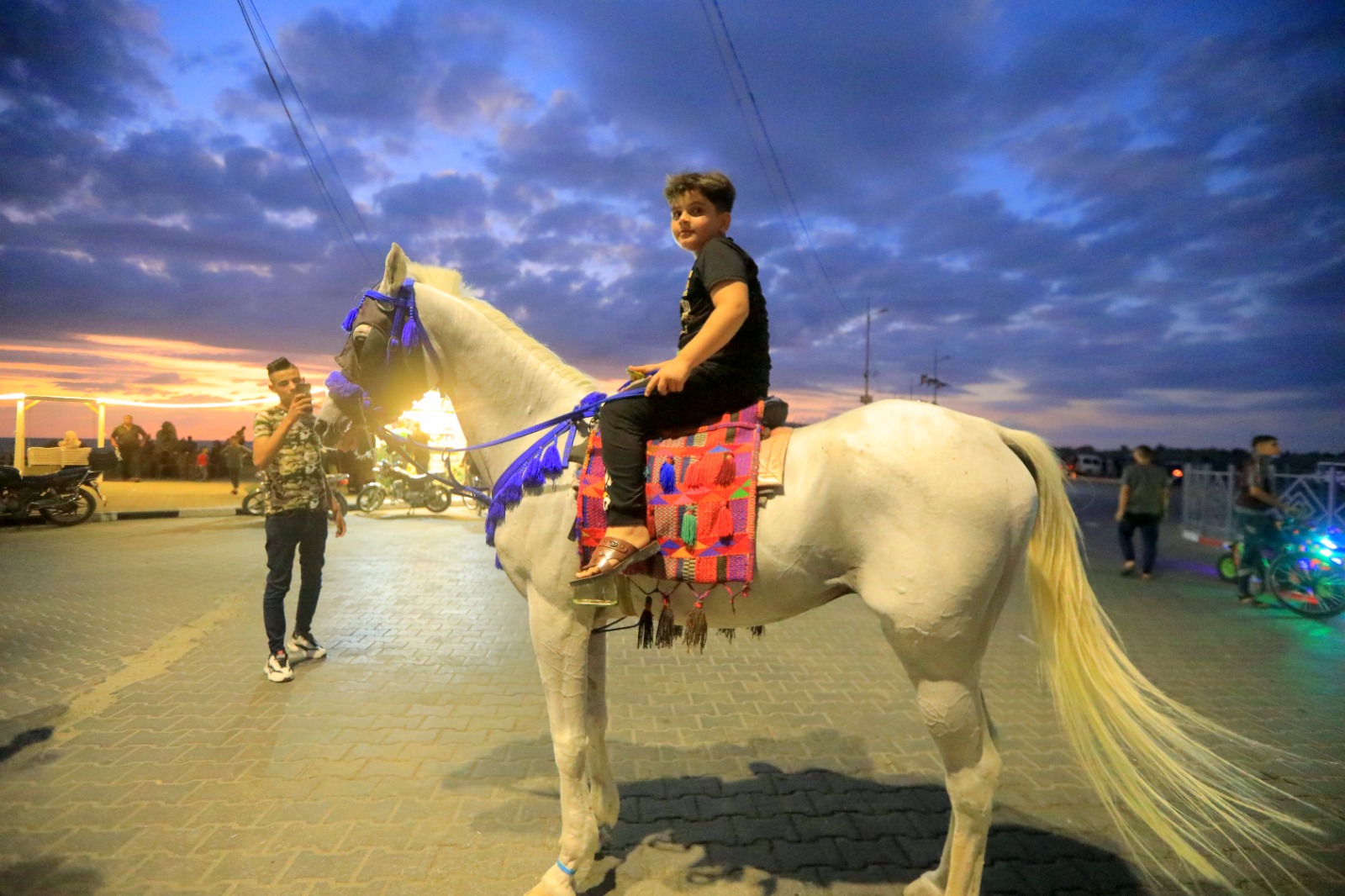 قضاء المواطنين في غزة الإجازة الأسبوعية مساء الجمعة