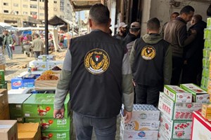 مباحث التموين بخان يونس تتلف 130 كجم من الأفوكادو الفاسد