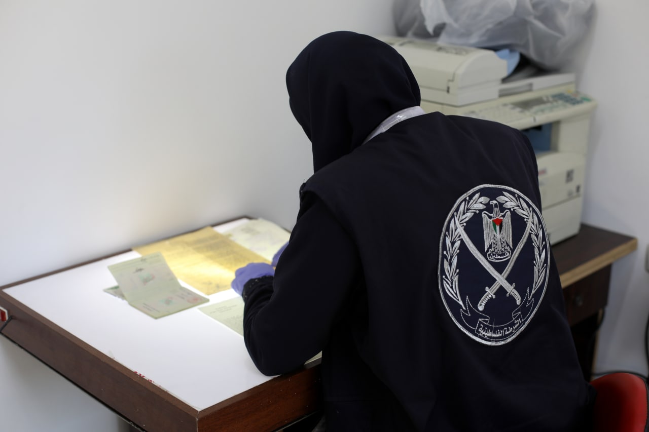 صور "المعمل الجنائي" بالشرطة.. نُخب علمية لتحقيق العدالة.