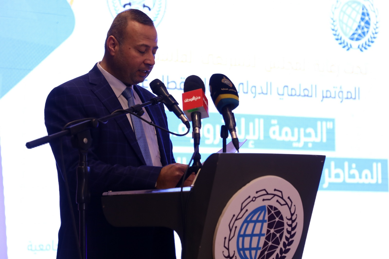 كلية الرباط الجامعية تعقد المؤتمر العلمي حــول "الجريمة الإلكترونية"