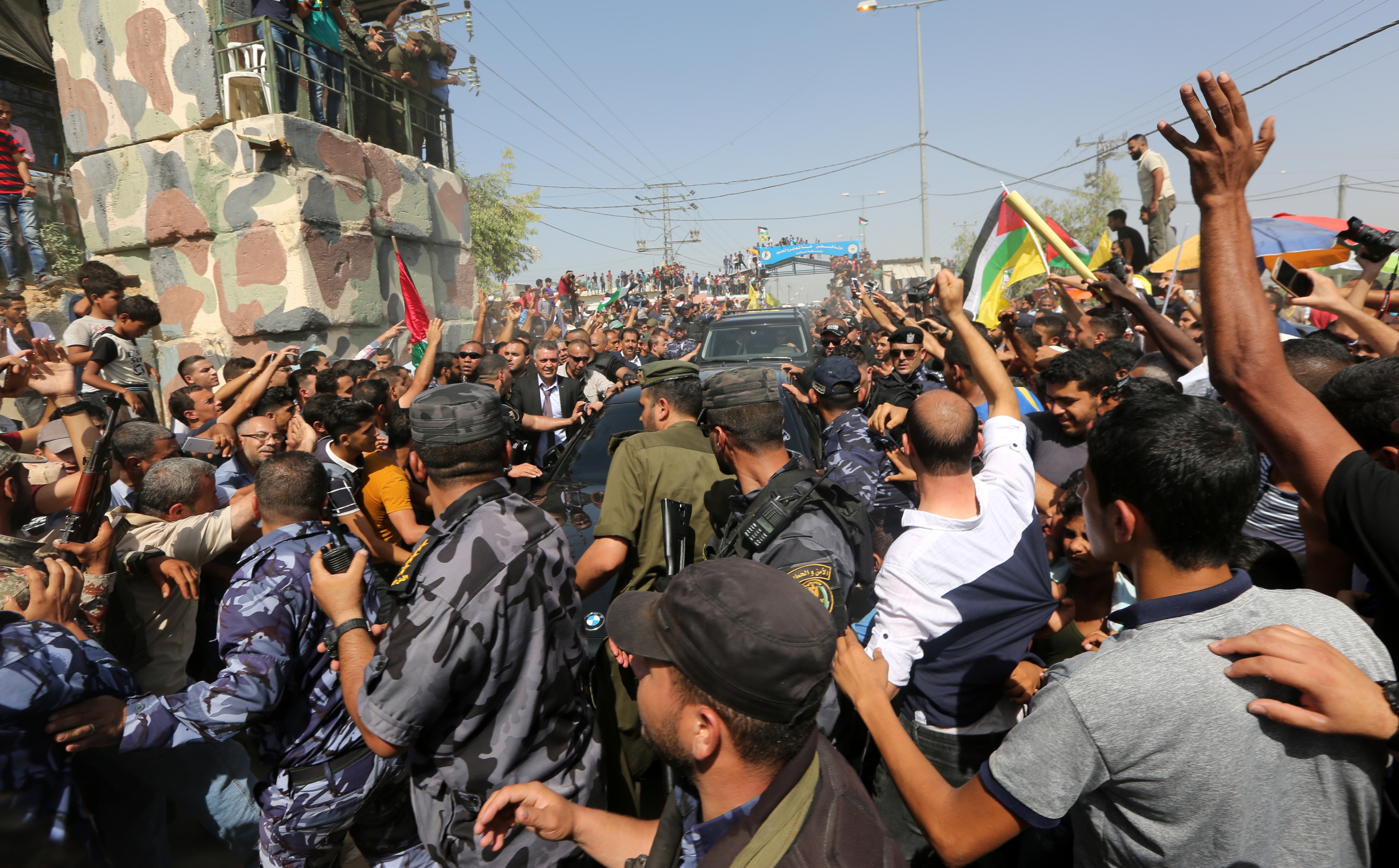 وزارة الداخلية تُؤمن وصول وفد الحكومة لغزة