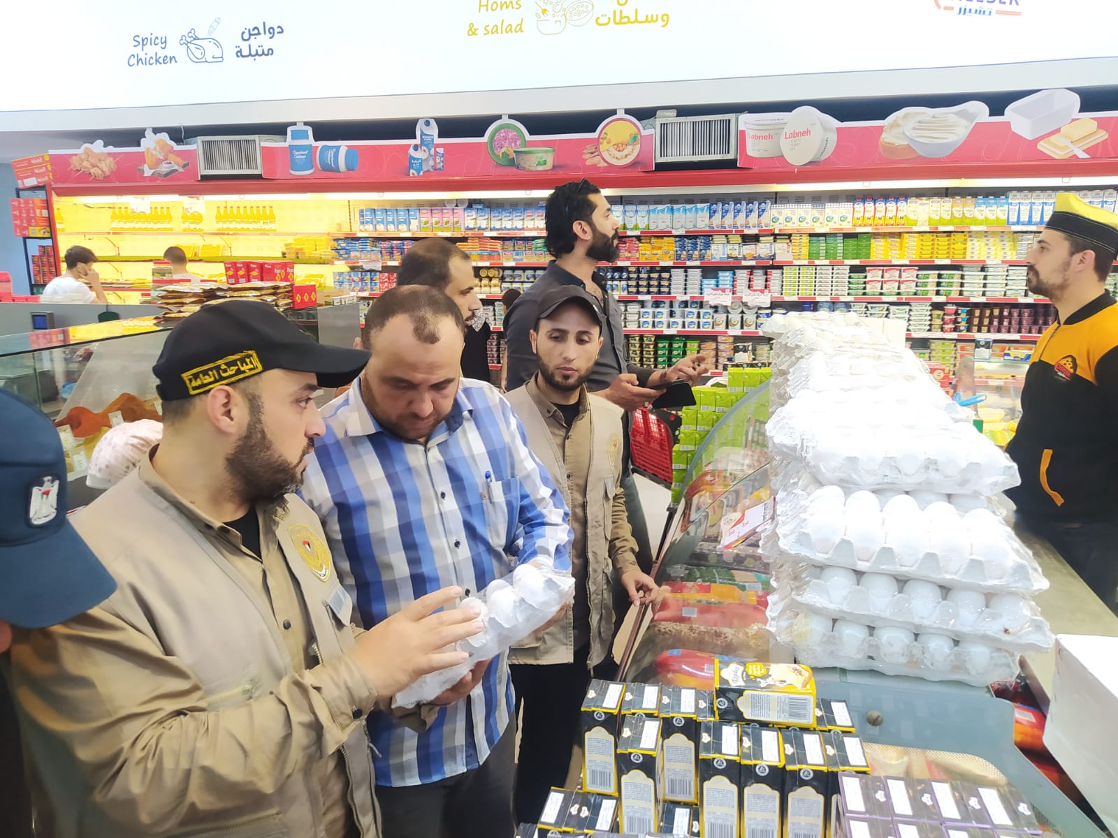 صور: الأجهزة الأمنية والشُرطية تُساند المواطنين في ظل العدوان