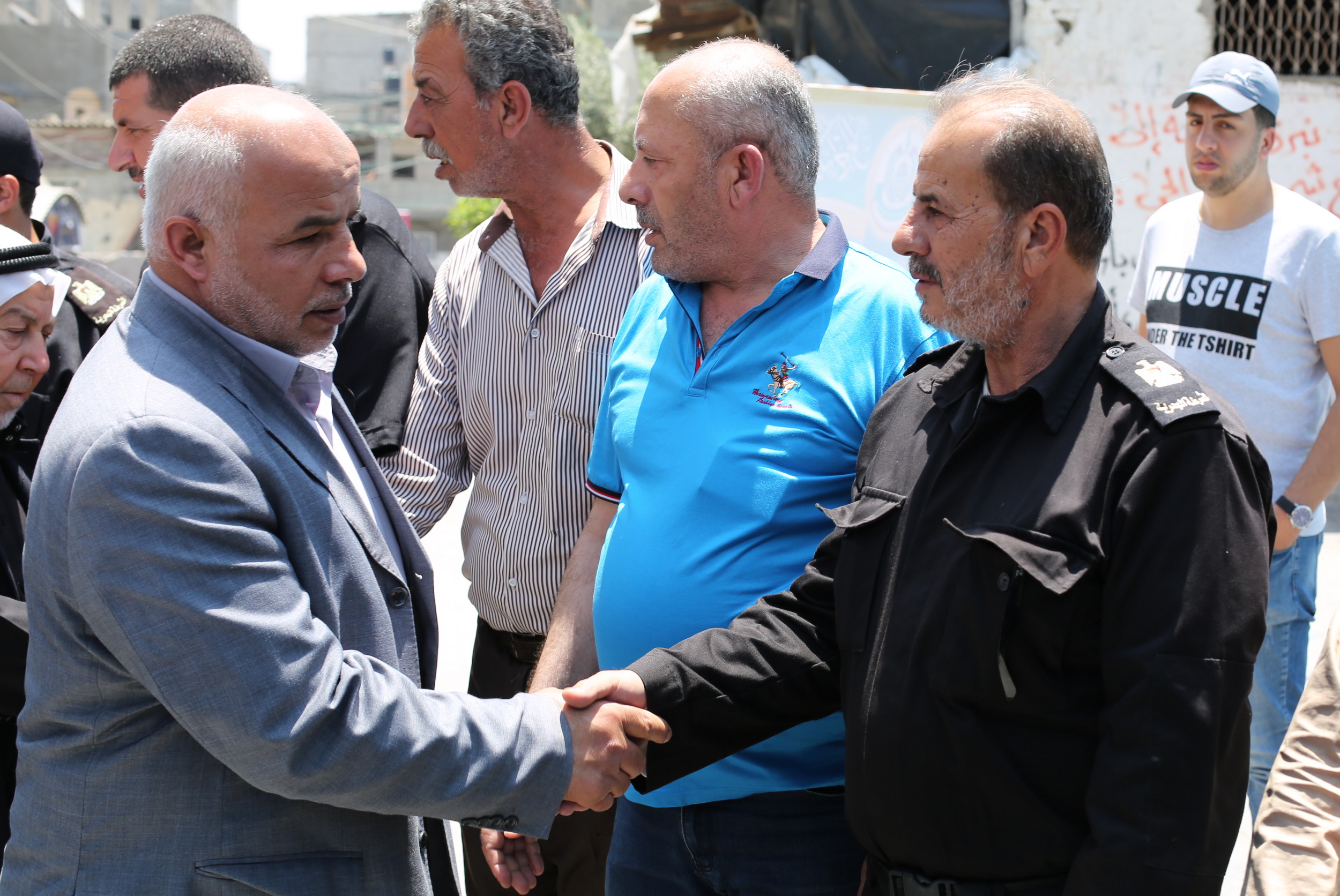 قيادة "الداخلية" تقدم واجب العزاء لذوي شهداء الوزارة في مسيرات العودة بذكرى النكبة