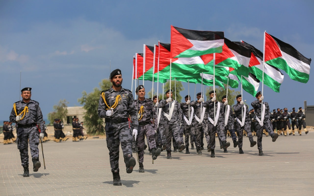 "مديرية التدريب" تُخرج دورتَي صف الضباط 27 والتأسيسية 35