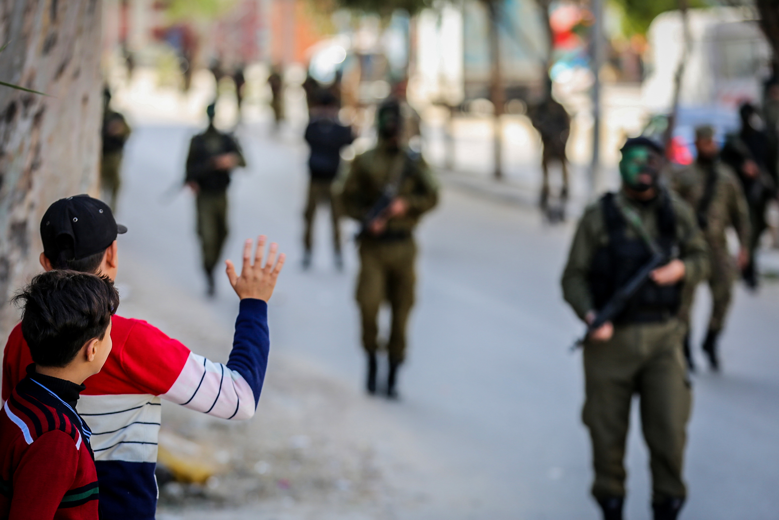 مسير عسكري لدورات قادة السرايا 5، وتأهيل الضباط 15، وصف ضباط 16 بقوات الأمن الوطني