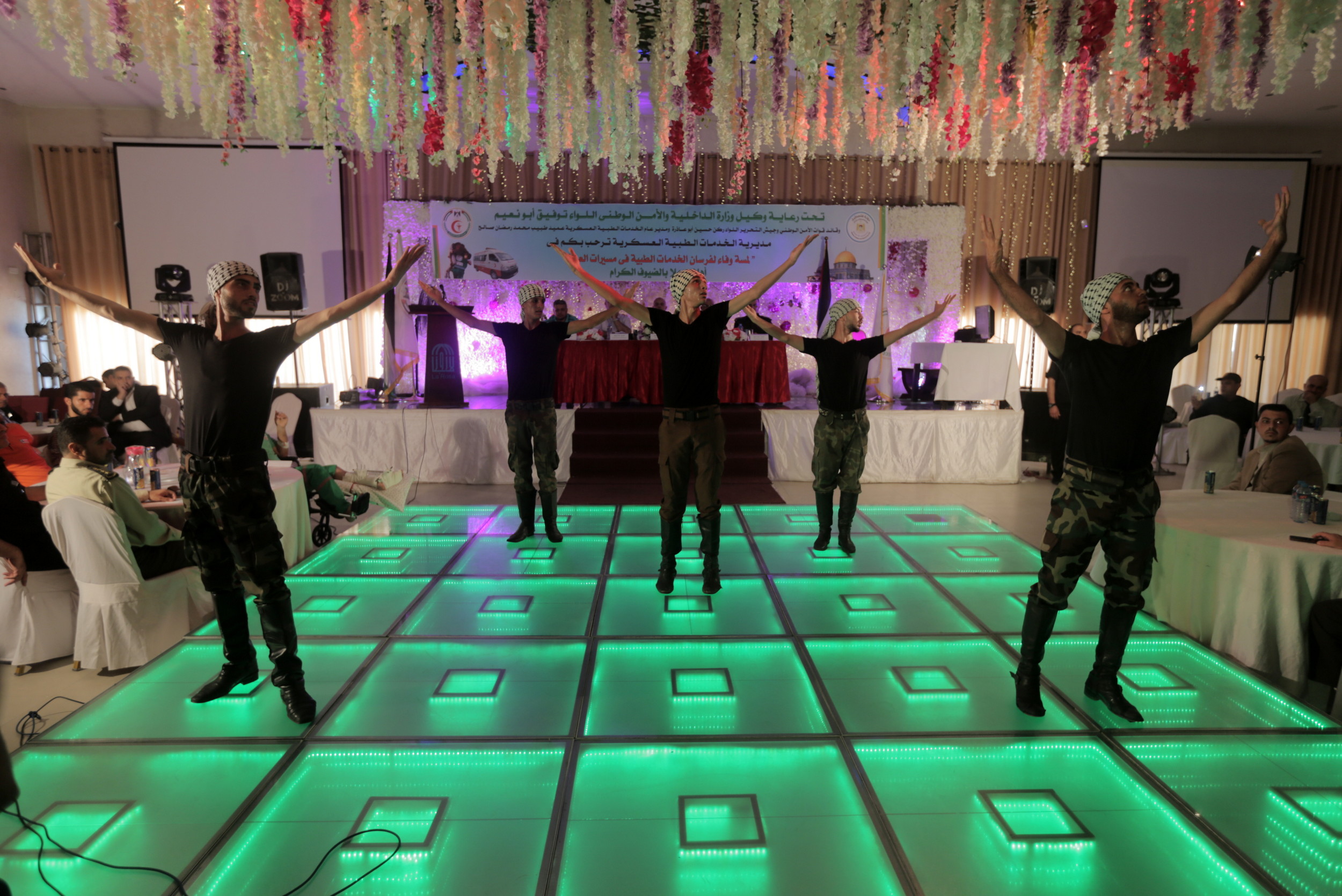 الخدمات الطبية تكرم طواقمها العاملة خلال مسيرات العودة