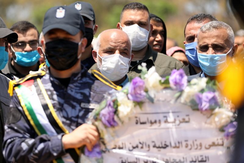 تشييع جثمان الوزير السابق "الكرد" بجنازة عسكرية