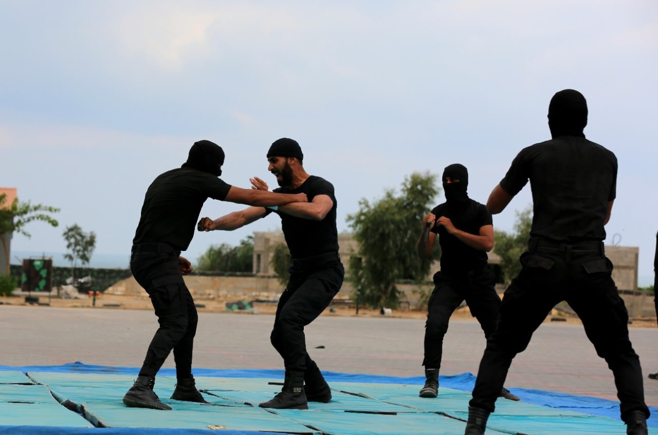 "مديرية التدريب" تُخرج دورتَي صف الضباط 27 والتأسيسية 35