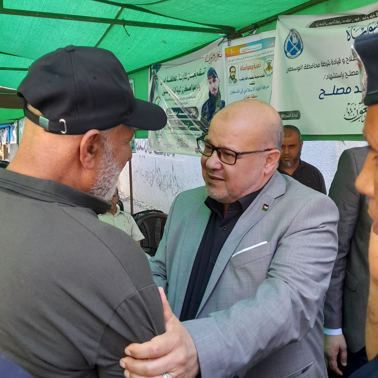 "الدعاليس" يُقدم واجب العزاء لذوي شهيد الواجب الوطني "خالد مصلح"