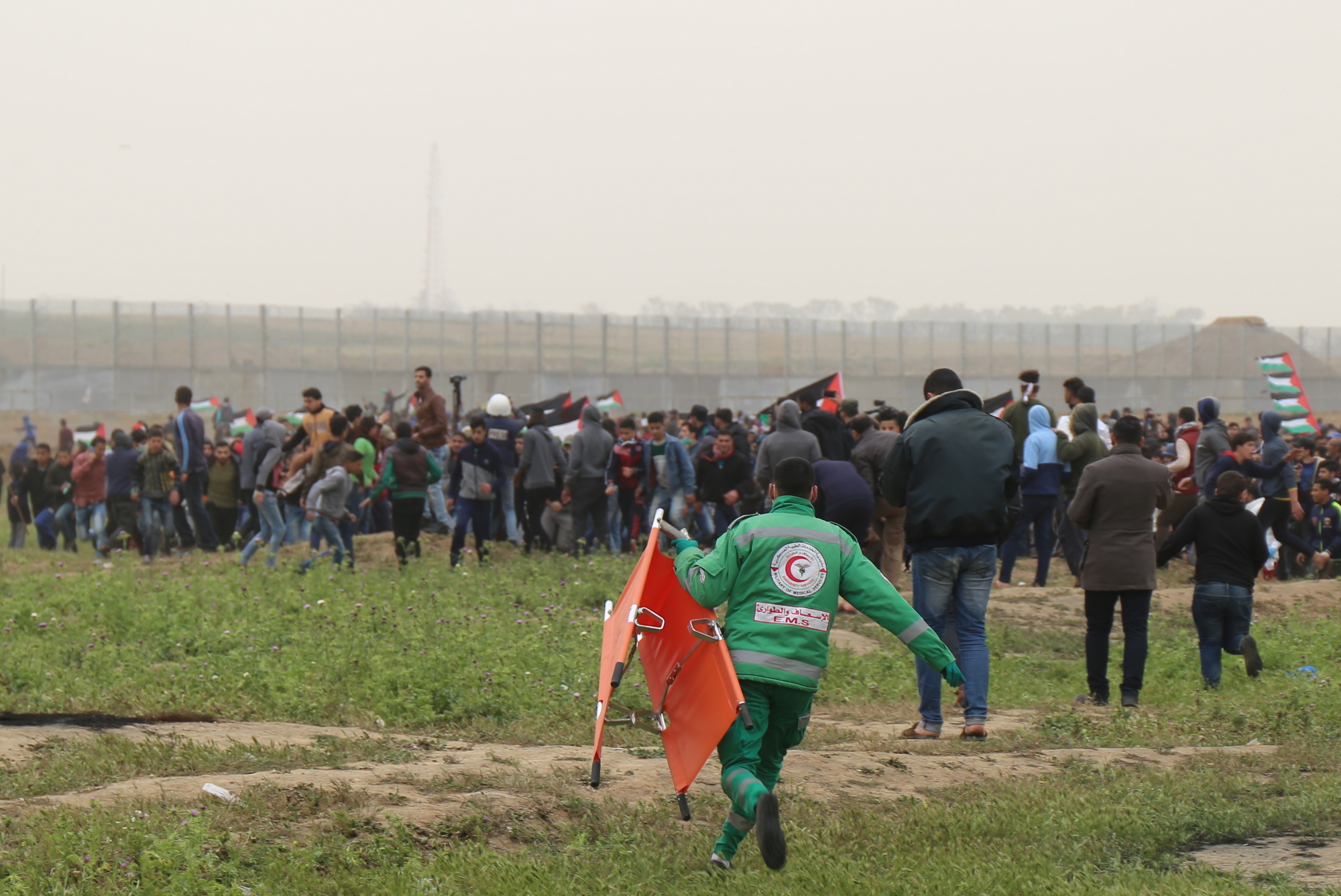 أجهزة الداخلية تُساند جماهير شعبنا المشاركة في مليونية الأرض والعودة
