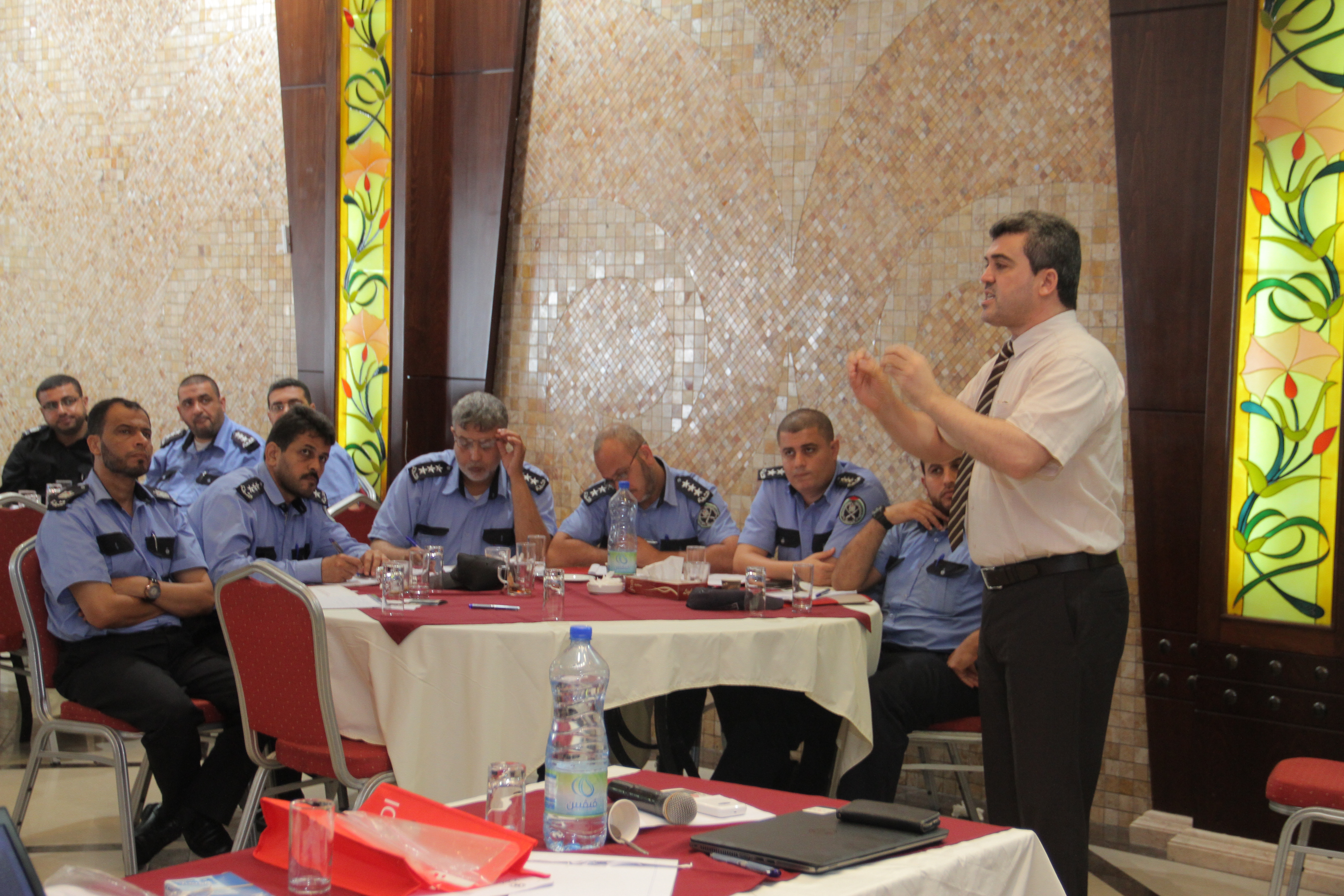 ورشة عمل مديرية التدريب والصليب الأحمر 