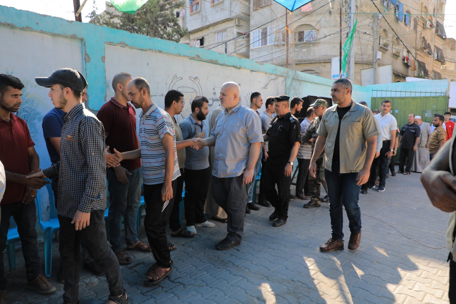 قيادة "الداخلية" تعزي ذوي شهداء العدوان الإسرائيلي