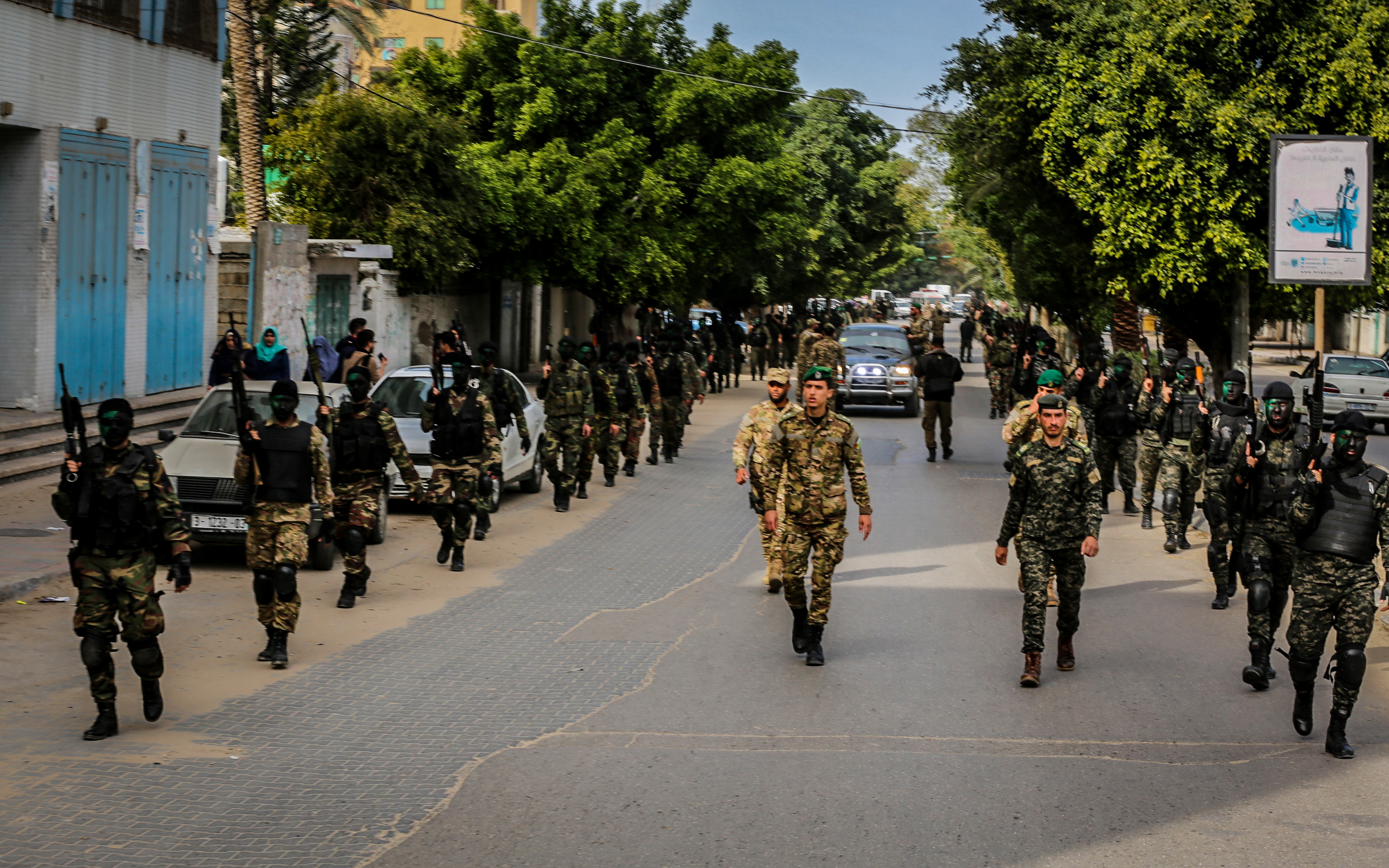 مسير عسكري لدورات قادة السرايا 5، وتأهيل الضباط 15، وصف ضباط 16 بقوات الأمن الوطني