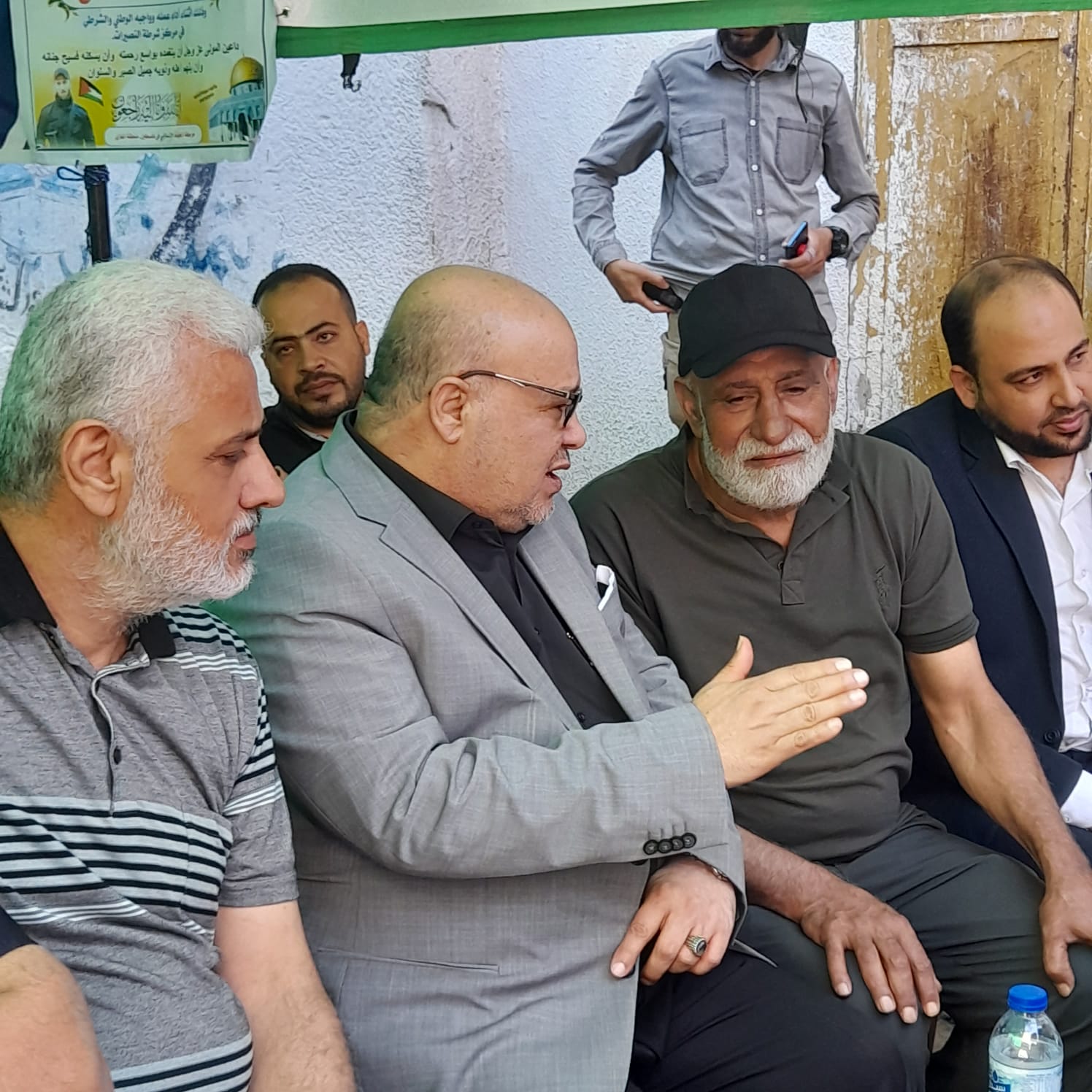 "الدعاليس" يُقدم واجب العزاء لذوي شهيد الواجب الوطني "خالد مصلح"