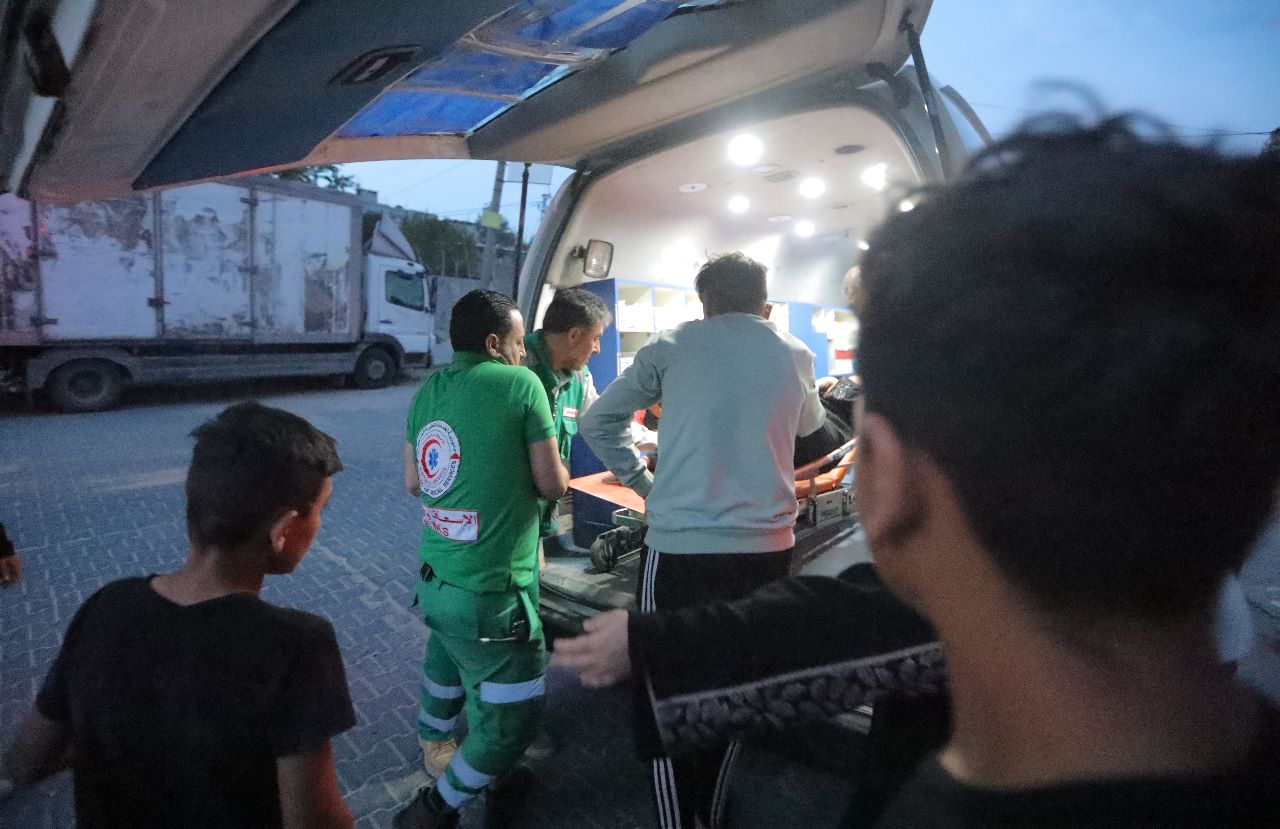 جهود أطقم الخدمات الطبية العسكرية في ثالث أيام العدوان